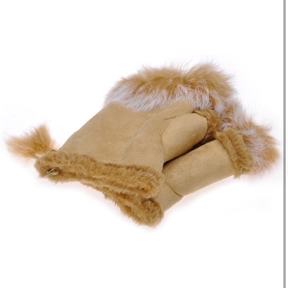 Tan Fingerless Gloves with Fur - Picture 5 of 7